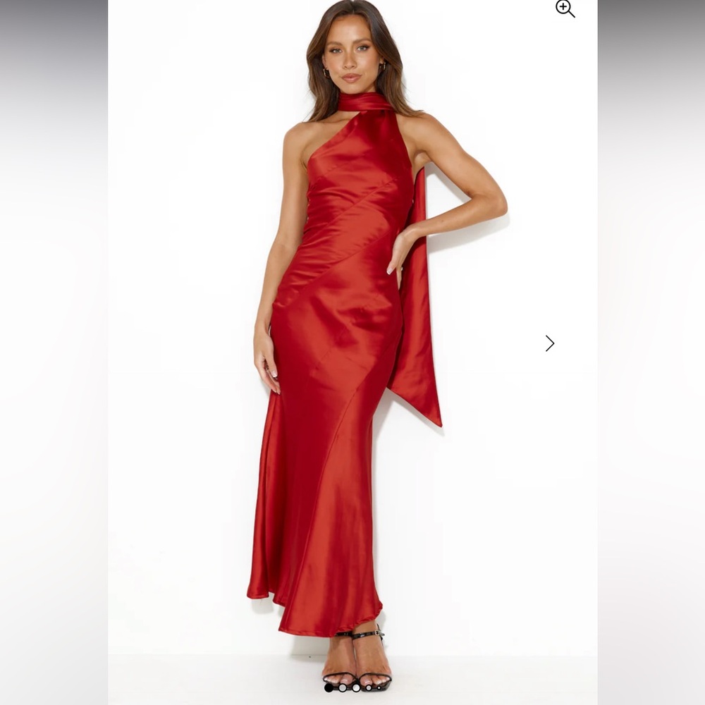 Hello Molly Glistening Star Satin Maxi Dress Burgundy size S *never worn*
